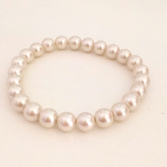 Jewelry - Pearl bracelet